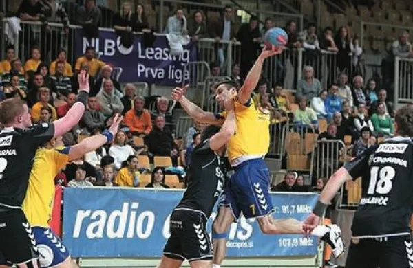 Rokometa&scaron;i Cimosa ponižali vodilno Gorenje
