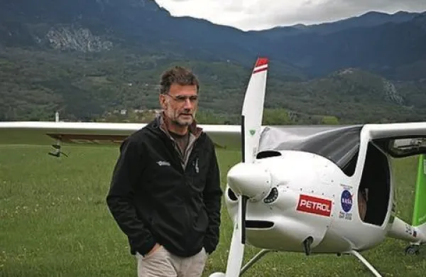 Pilot in fotograf Matevž Lenarčič načrtuje ob podpori Pipistrela, ministrstva za zunanje zadeve ter ostalih sponzorjev preleteti Severni pol