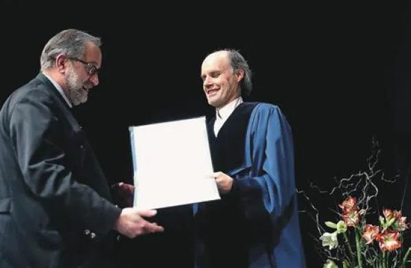 Devet članov komisije za ženske v znanosti nasprotuje odločitvi senata Univerze na Primorskem, ki je marca podelil častni doktorat sodniku Boštjanu M. Zupančiču (levo). Ta, pravijo, ponižuje in omalovažuje ne le ženske, ampak tudi pripoznane norme znanstvenega dela in pisanja.