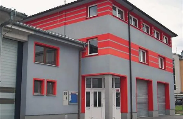 Večina bistriških prostovoljnih gasilskih društev, ki sestavljajo gasilsko zvezo (na fotografiji  njihov sedež v Trnovem), naj bi v svojih vrstah ne želelo Vojka Tomšiča 