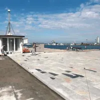  Tlakovane površine  pred stavbo Uprave za pomorstvo že dobiva prve obrise 