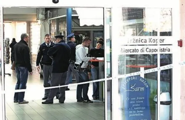 Na koprski tržnici so ponoči bili na delu tatovi