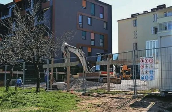 Konec maja bodo v Livadah ob ulici Zvonimirja Miloša Izolani dobili novo otroško igrišče