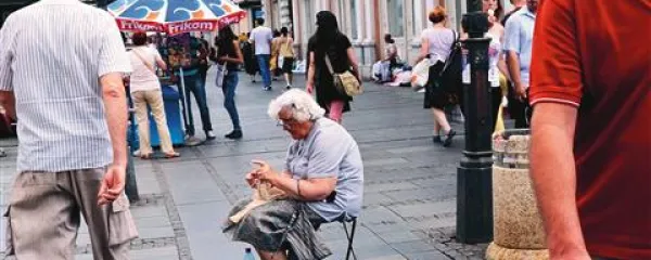 Vezivno tkivo družbe razpada