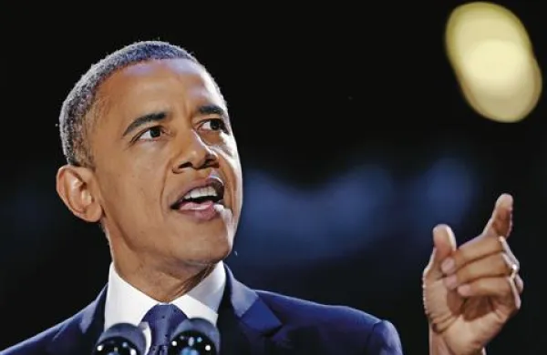  Ameriški predsednik Barack Obama medtem v Beli hiši o razvoju dogodkov v Bostonu razpravlja z ekipo za nacionalno varnost