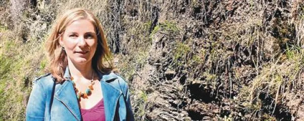 Eleftheria Kakambouras: “Ne gre za prevzem oblasti s strani žensk. Sveta ženska energija časti in daje prostor božanski moški energiji.”