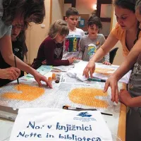 Noč v knjižnici je navdušila osnovnošolce