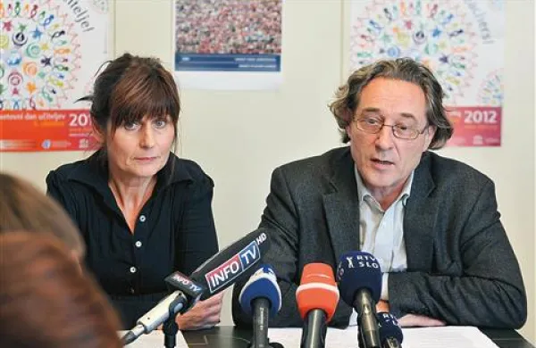 Glavni tajnik Sindikata vzgoje, izobraževanja, znanosti in kulture Slovenije (Sviz) Branimir Štrukelj je povedal, da današnja odločitev ni bila soglasna