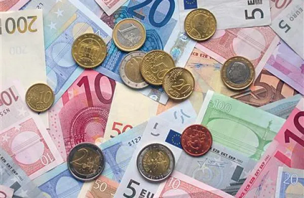 Povprečna bruto plača zaposlenega v dejavnosti zasebnega varovanja za januar letos  znaša 908,06 evra, medtem ko je povprečna bruto plača v Sloveniji znašala 1523 evrov