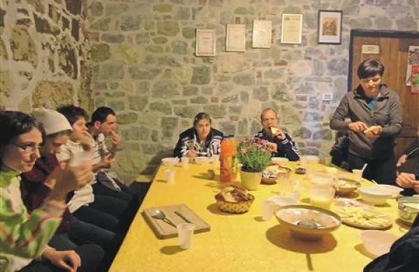 Kmetijo Koren v Budanjah je  obiskalo dvanajst otrok iz Zavoda za izobraževanje, rehabilitacijo in usposabljanje CIRIUS iz Vipave