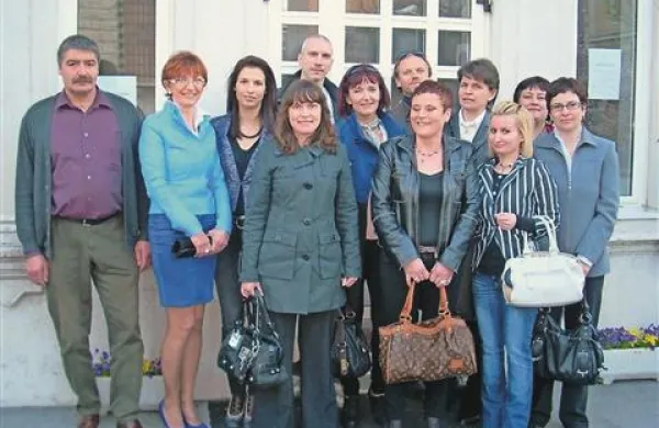  Ekipa zaposlenih v knjižnici Bena Župančiča v Postojni  obiskovalcem ustvarja prijazno ozračje