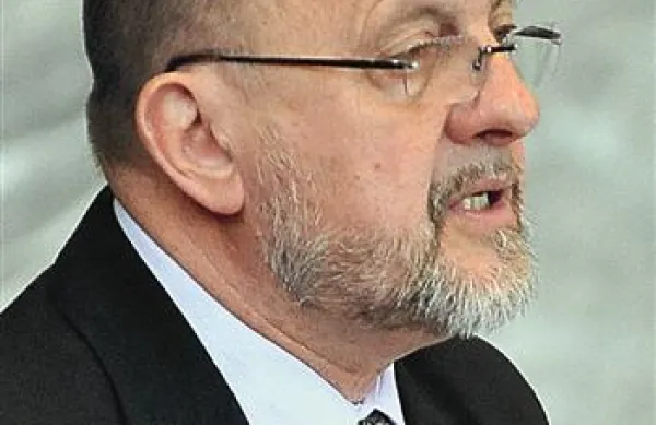Zmago Jelinčič Plemeniti: “Seveda imam dovoljenja, saj bi mi v nasprotnem primeru že viseli za vratom.”  