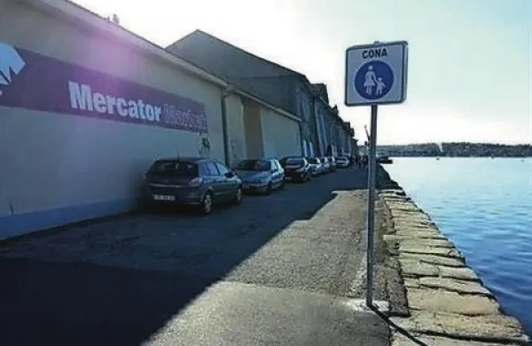 Območje med skladišči soli v Portorožu na morski strani je po novem območje za pešce