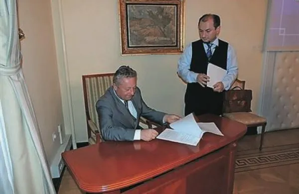 Minister za gospodarski razvoj in tehnologijo Stanko Stepišnik in državni sekretar v kabinetu predsednice vlade Gašpar Gašpar Mišič