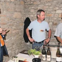 Mednarodni festival: avstrijska vinarja Ronald Tauss in Andreas Tscheppe ter madžarski novinar Zoltan Gyorffy (z desne) 