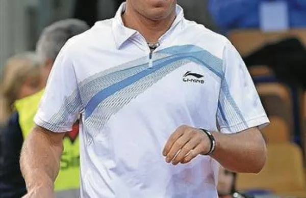 Slovenski teniški igralec Grega Žemlja je nastop na turnirju ATP v Münchnu z nagradnim skladom prek 400.000 evrov začel z gladko zmago