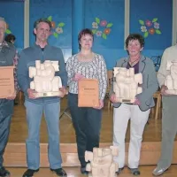 Letošnji žganjekuharski odličnjaki (z leve): Anton Biščak, Tadej Biščak, Barbara Marinšek, Vida Rotar in Marijan Morelj s sadjarske kmetije Morelj