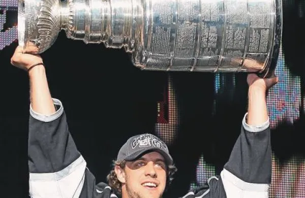 Slovenija na svetovnem prvenstvu ne bo dočakala pomoči Anžeta Kopitarja, ki z LA Kingsi v končnici lige NHL brani Stanleyjev pokal