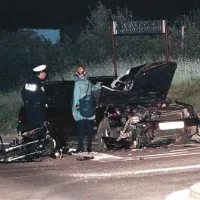 Voznik audija je zavijal levo in presekal pot slovenskemu motoristu