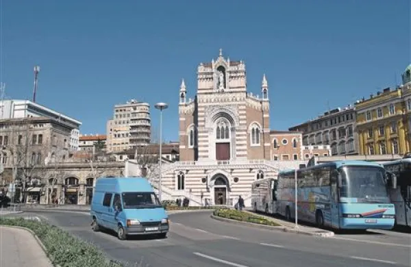 Na Reko v opero, kino in gledali&scaron;če
