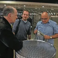 Politiki se uklanjajo &ldquo;čustveno nestabilnim finančnim trgom&rdquo;