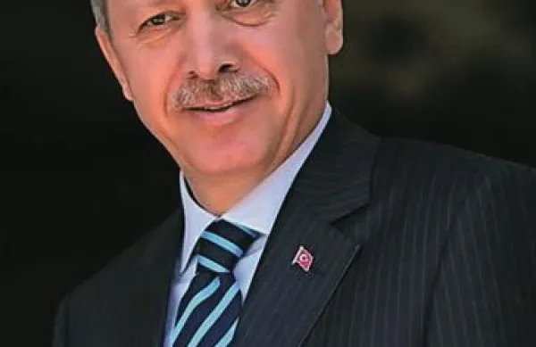 Turški premier Recep Tayyip Erdogan je danes dejal, da so izraelski zračni napadi na cilje v Siriji “nesprejemljivi”