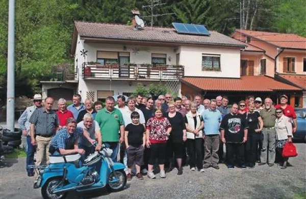 Prvomajsko srečanje starodobnikov v gostilni Zotlar v Bujah