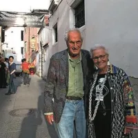 Ottavio Missoni z ženo Rosito Jelmini lani pred sedežem Primorskih novic 