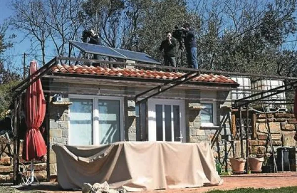 Bivši minister za infrastrukturo in prostor Igor Maher mora porušiti črno gradnjo v Seči