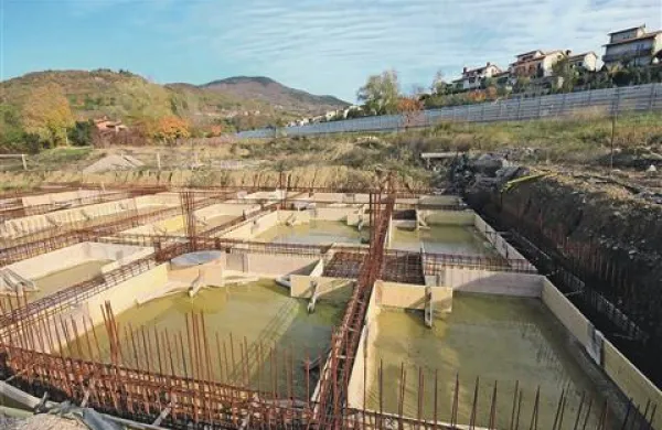 Letos naj bi osrednja stavba za VDC Nova Gorica le  segla kaj više od temeljev
