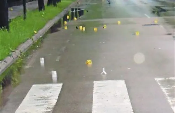 Dejana Stanka, ki je v Ljubljani na prehodu za pešce zbil dekleti, so policisti pridržali in ga z ovadbo odpeljali  k preiskovalnemu sodniku. Sumijo ga kaznivega dejanja nevarne vožnje v prometu in zapustitev poškodovanca v prometni nesreči.