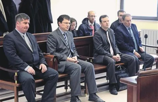 Na koprskem sodišču se je včeraj nadaljevalo sojenje članom nekdanje uprave Luke Koper 