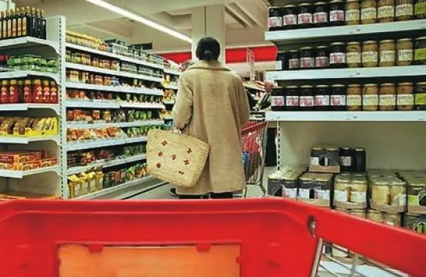 Po neuradnih informacijah sta ponudbi za prevzem Mercatorja oddala hrvaški Agrokor in sklad Mid Europa Partners
