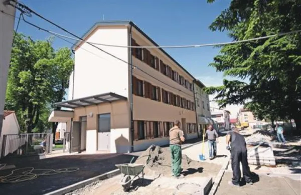 V Solkanu bodo otroci vstopili v prenovljen  vrtec Julke Pavletič, kjer malčke vzgajajo že več kot sto let