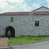 Bržanova domačija je  lep primer istrske vaške arhitekture iz 16. stoletja