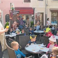Čokoladni otro&scaron;ki prsti poživili mestni utrip