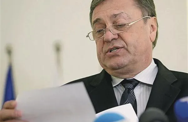 Janković je po poročanju Večera pred slabimi tremi tedni najel 250.000 evrov posojila pri svoji matični banki, Banki Koper
