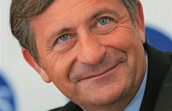 Zunanji minister Karl Erjavec je danes na seji odbora državnega zbora za zunanjo politiko dejal, da če Hrvaška ne bo spoštovala memoranduma glede Ljubljanske banke in se bodo postopki pred hrvaškimi sodišči nadaljevali, bo to načelo njeno mednarodno kredibilnost