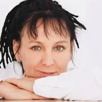 Olga Tokarczuk: “Srečna sem, da sem se kot nagrajenka znašla v družbi uglednih pisateljev, ki jih res zelo cenim in kot bralka obožujem.” 