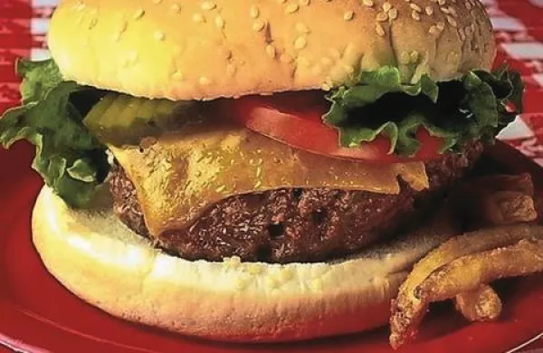 V Makedoniji so zaprli vse restavracije verige s hitro prehrano McDonald's