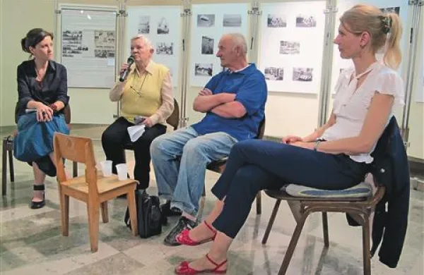 Z leve: Neža Čebron Lipovec, Draguška Rupnik, Viktor Vidovič in Maša Sakara Sučević 