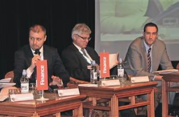 O priložnostih po 1. juliju: Ivana Gazić (Zagrebška borza), Vedran Šošić, viceguverner Hrvaške narodne banke, Samo Hribar Milič (GZS), Ivan Kurtović (InterCapital Securities) in Branko Roglić (Orbico)