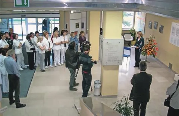 V postojnskem zdravstvenem domu imajo novo reševalno vozilo in zobozdravstveno ambulanto