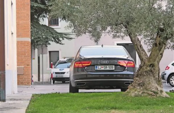 Željam koprske občine se po oceni poznavalcev še najbolj približuje audi A8 TDI quattro, s kakršnim se je februarja lani pripeljal na Verdijevo 10 ljubljanski župan Zoran Janković 