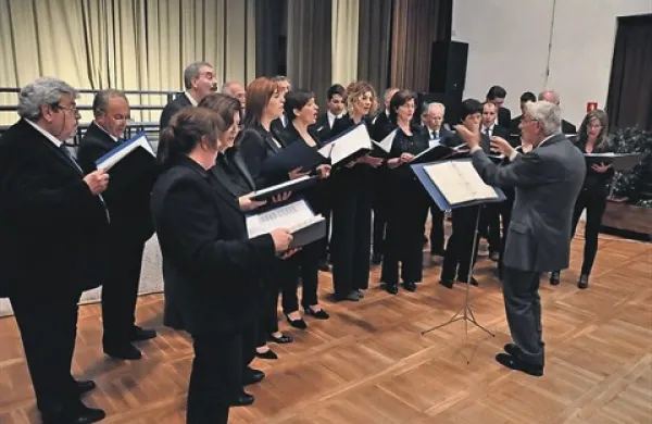 Kulturno društvo iz Hrvatinov je  gostilo mešani pevski zbor Corale Polifonica Marcellinense iz Marcelline pri Rimu