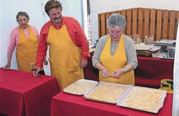 Istrska klet s Pomjana je pripravila delavnico o izdelavi istrskih fužev