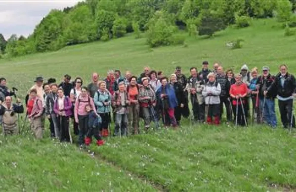 Društvo za zdravje srca in ožilja za slovensko Istro je v nedeljo organiziralo pohod “Za srce po poti narcis”