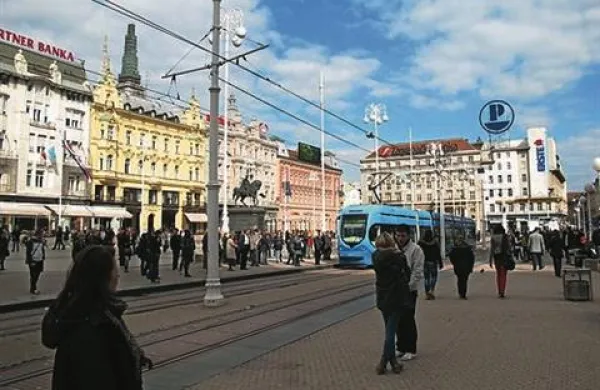 Jutarnji list piše, da se imena več zmagovalcev prvega kroga - med njimi Milana Bandića, ki se poteguje za župana Zagreba - pogosteje omenjajo v povezavi z državnim tožilstvom kot s političnim življenjem