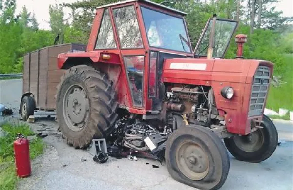 Za 31-letnega motorista je bilo trčenje s traktorjem usodno
