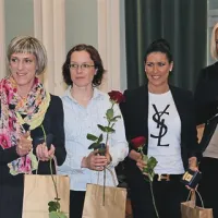 Udarni del evropskih klubskih prvakinj B skupine leta 2004:  olimpijki Meta Mačus in Teja Melink, Radmila Vukmirović in Mojca Črnigoj